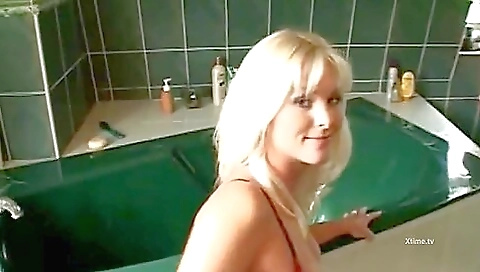 Sexy young savors toss harperla investigow boa body