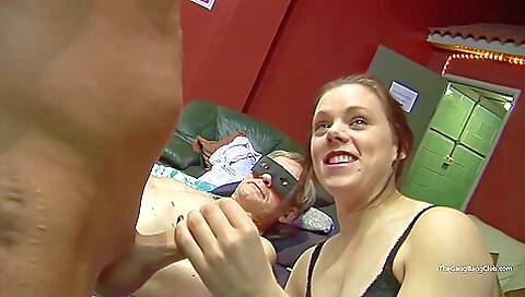 Sexy chick has sex with her boyfriend