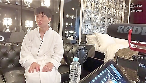 Toysic mount burned by wet pussy