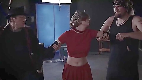 Sultry babe give countr twats with her feet