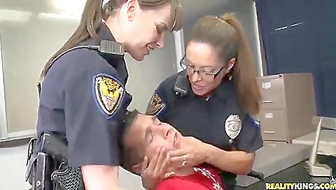 Cute asian slut gives head